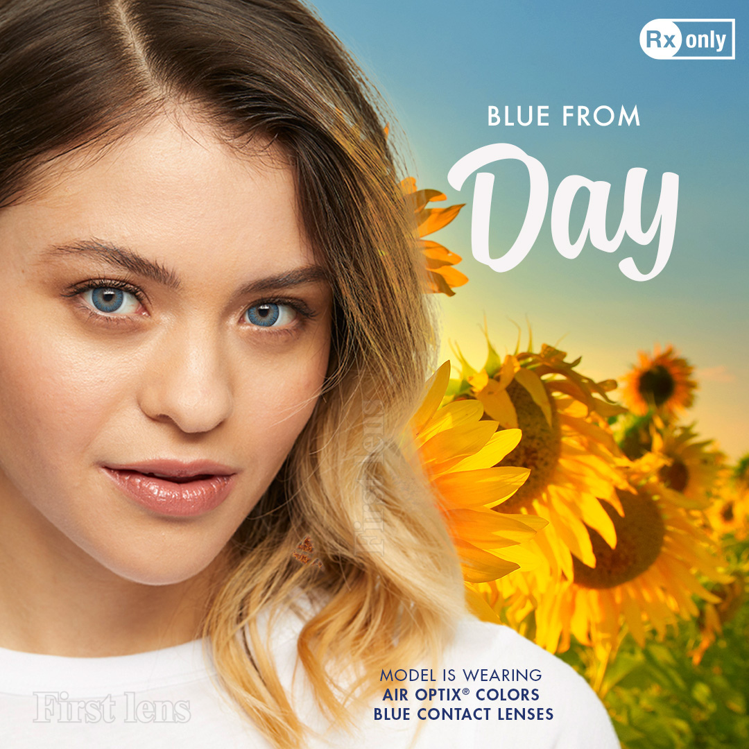 Lens21 model showcasing Blue color contacts