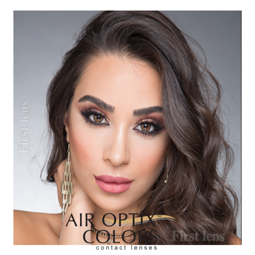 Rich Brown contact lenses close-up from Lens21