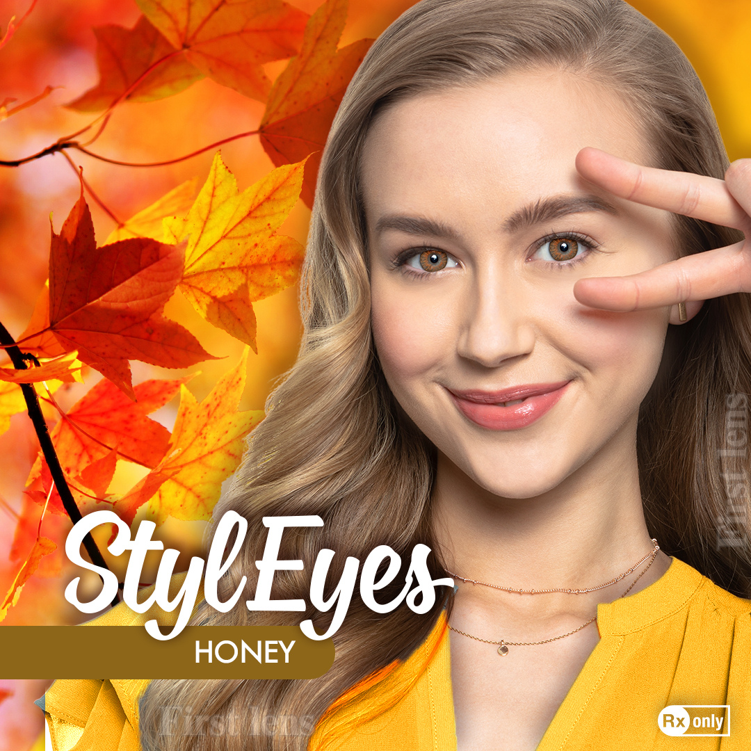 Lens21 model showcasing Honey eye color