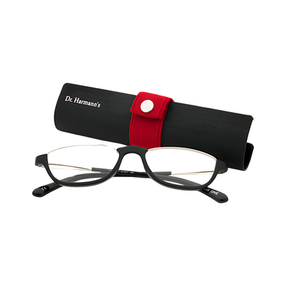  Person using Dr. Harmann's iReadOne Reading glasses from lens21 for digital reading 