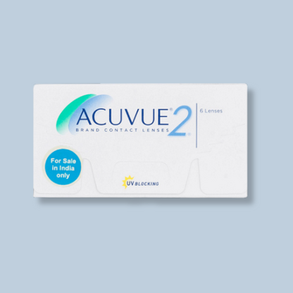 Lens21: Model wearing Johnson & Johnson Acuvue2 contact lenses